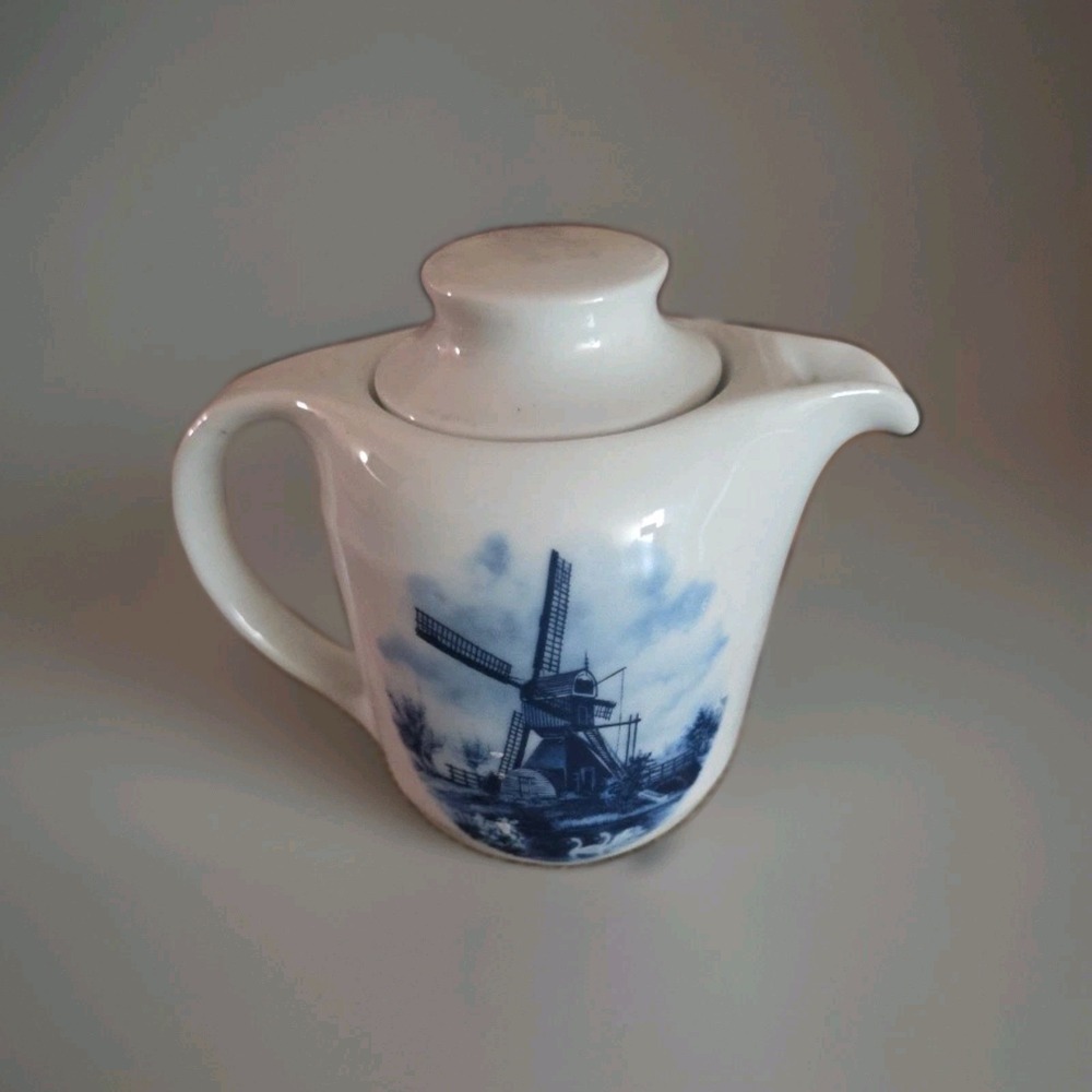 Delft - Blauw Made in Holland Individual Tea Pot Hand Decorated